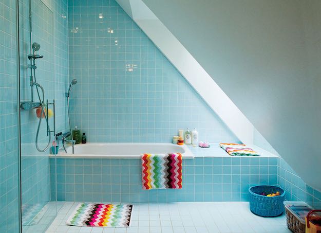 Blue | 21 Stylish Bathroom Themes | Living Room Ideas