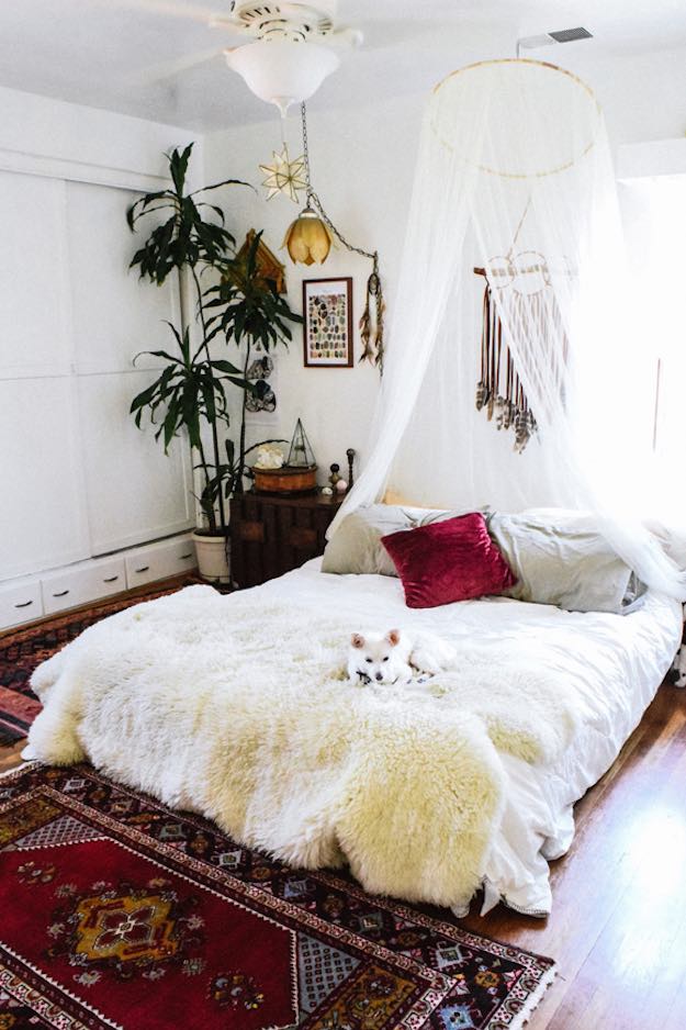 Canopy Bed | Bohemian Bedroom Ideas To Inspire You This Fall
