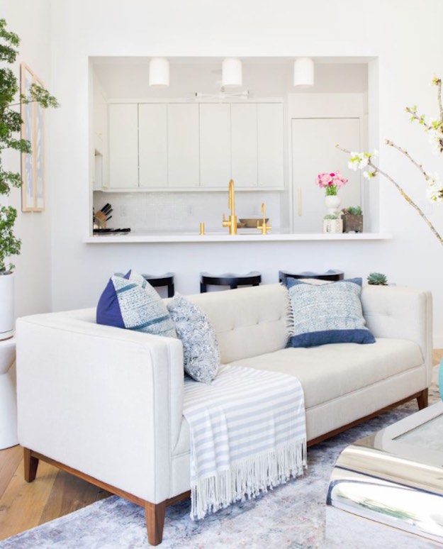 Pops of Blue | White Room Ideas: Eye-Catching Ways To Decorate A White Space