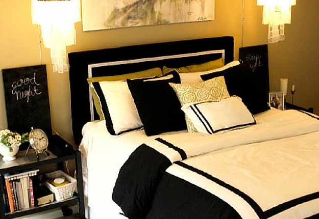 Put Decors That Will Complement The Room Color | [Tutorial] Bedroom Ideas: How to Make a Small Room Look Bigger and Cozier
