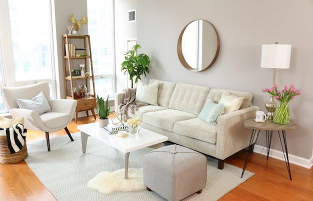 Declutter the walls | Apartment Living Room Ideas: Renter-Friendly Design Inspiration
