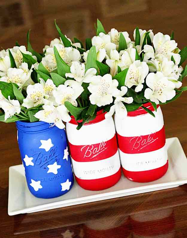 Mason Jar Vases | The Ultimate Guide To Decorating Your Home For 4th of July