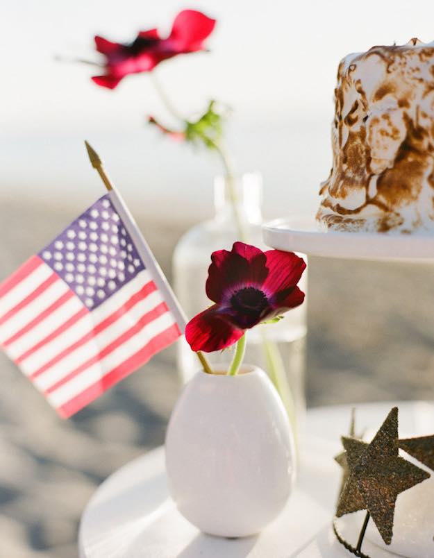 Mini Flags | The Ultimate Guide To Decorating Your Home For 4th of July