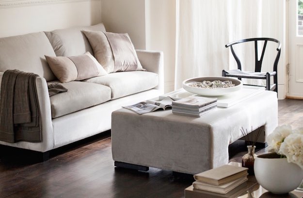 Kelly Hoppen | How To Decorate A Living Room: Inspiration From Top Designers