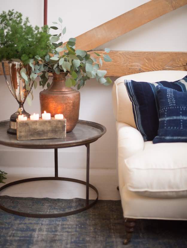 Rustic | Living Room End Tables: 23 Ideas That Mix Style and Function