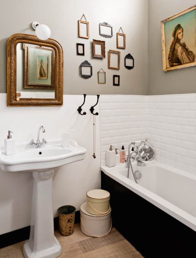 Vintage | 21 Stylish Bathroom Themes | Living Room Ideas