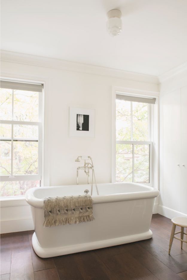 Minimalist | 23 Stunning Modern Bathroom Design Ideas
