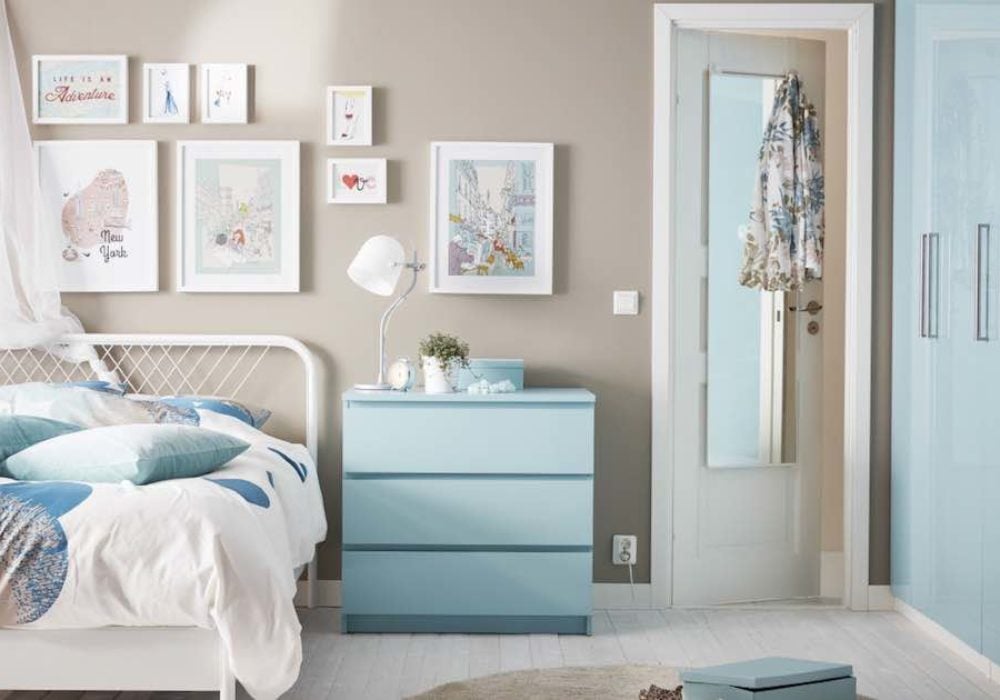 15 Dorm Room Essentials Under $25 | Living Room Ideas