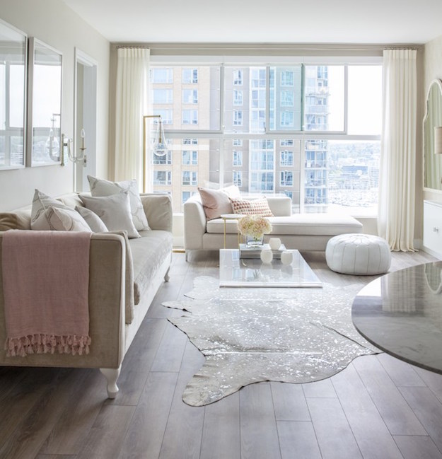 White and Glass | Cozy Living Room Furniture Ideas For The Fall