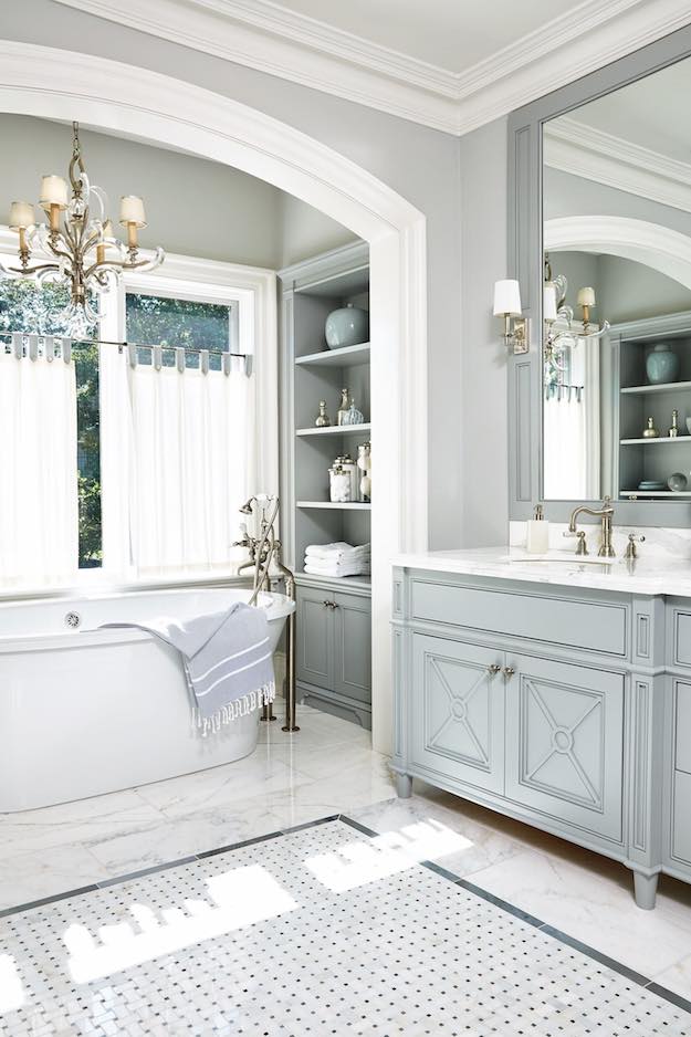 Bright Neutrals | 21 Stunning Master Bathroom Ideas