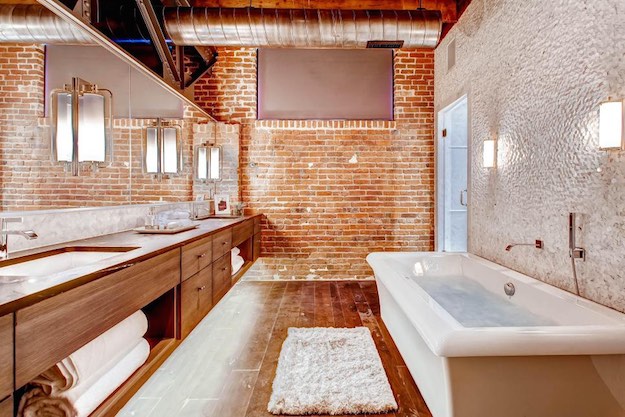 Brick Walls | 21 Stunning Master Bathroom Ideas