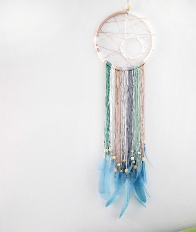 Dreamcatcher | Bohemian Decor DIY Projects To Try Out This Season