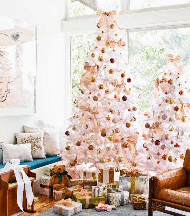High Contrast | Christmas Trees For Living Room Decorating This Holiday Season