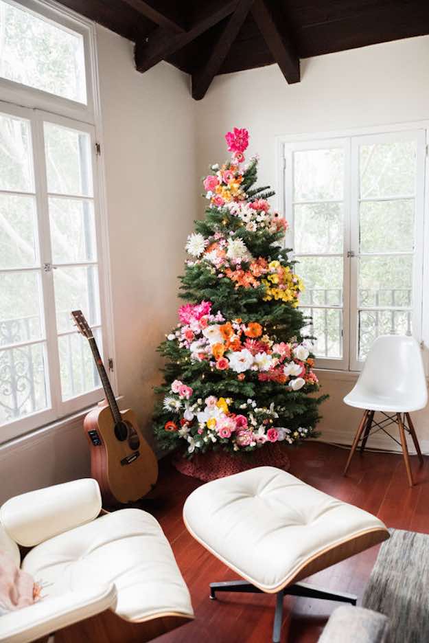 Florals | Christmas Trees For Living Room Decorating This Holiday Season