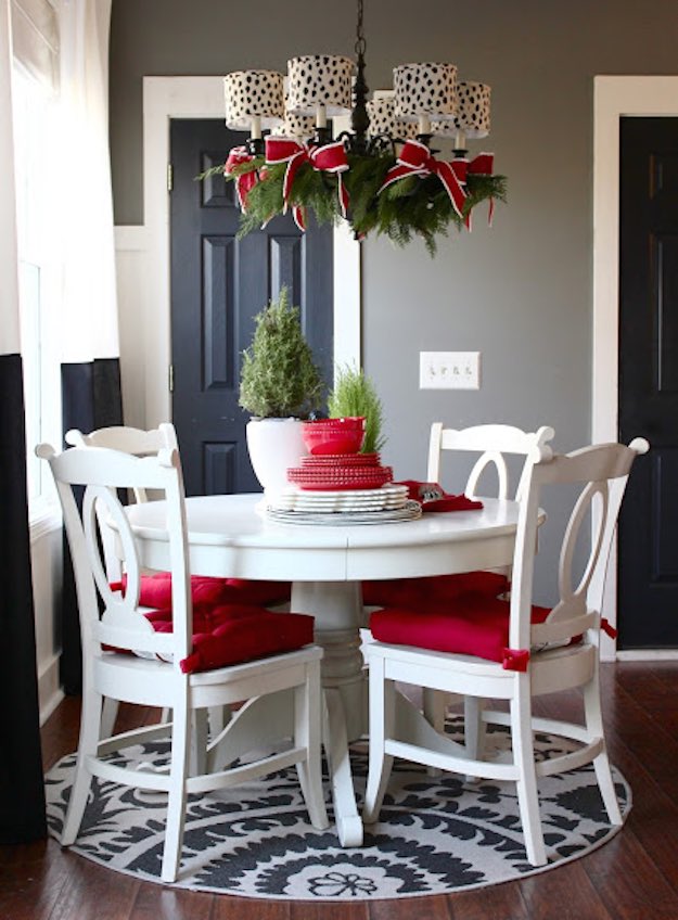 Festive Dining | Festive and Creative Furniture Ideas For The Holidays