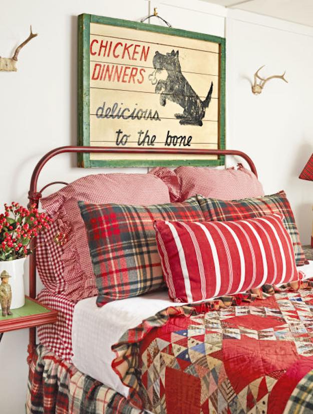 Vintage | Christmas Bedroom Ideas To Bring In The Holiday Cheer