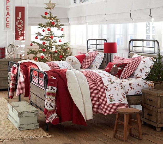 Traditional | Christmas Bedroom Ideas To Bring In The Holiday Cheer