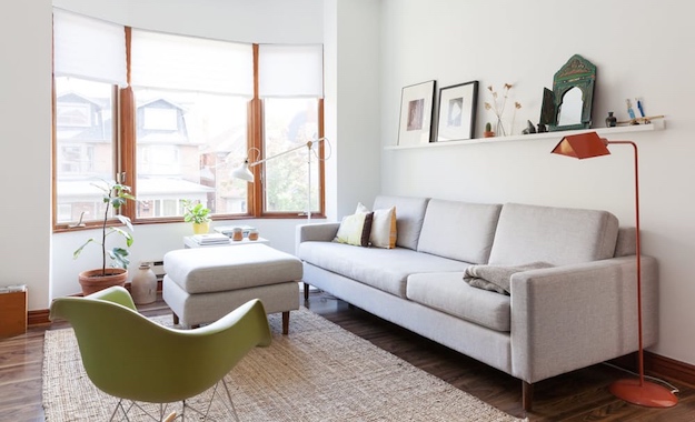 De-clutter | Apartment Living Room Ideas For Space-Saving Living