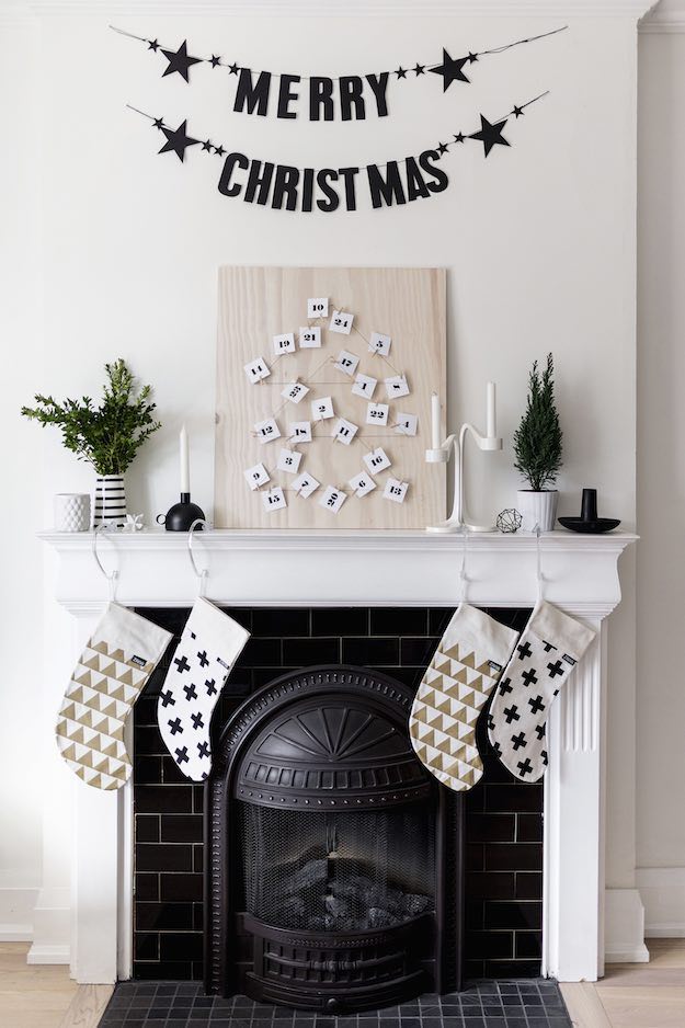 Christmas-Themed | Living Room Ideas By Style: Find The Perfect Style For Your Space