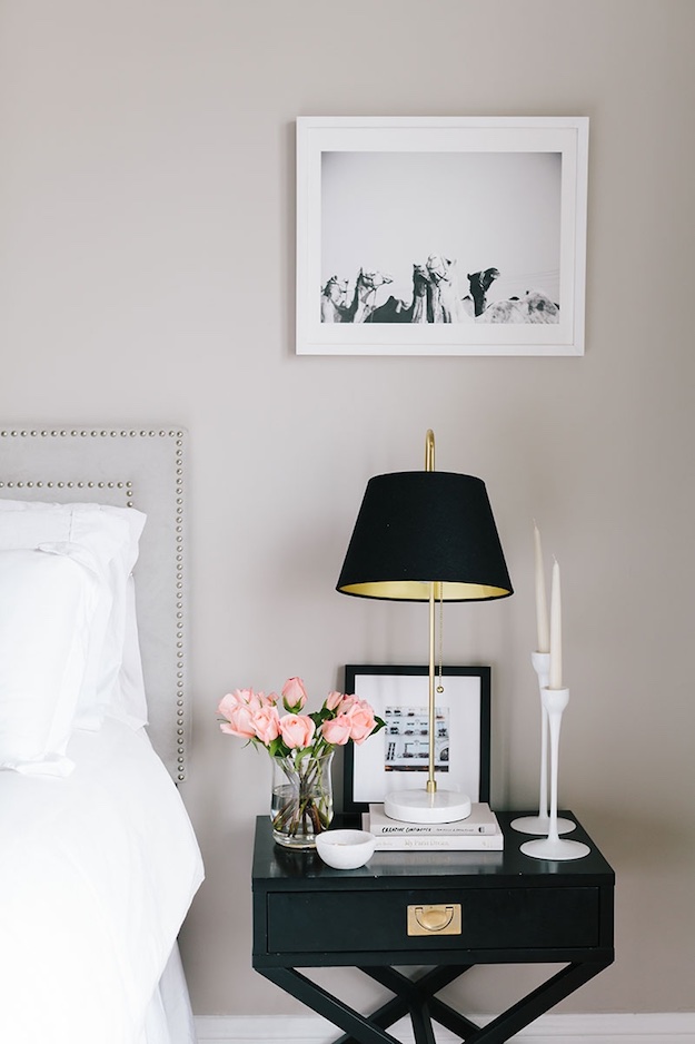 Fresh Flowers | 13 Cozy Guest Room Decorating Ideas on a Budget